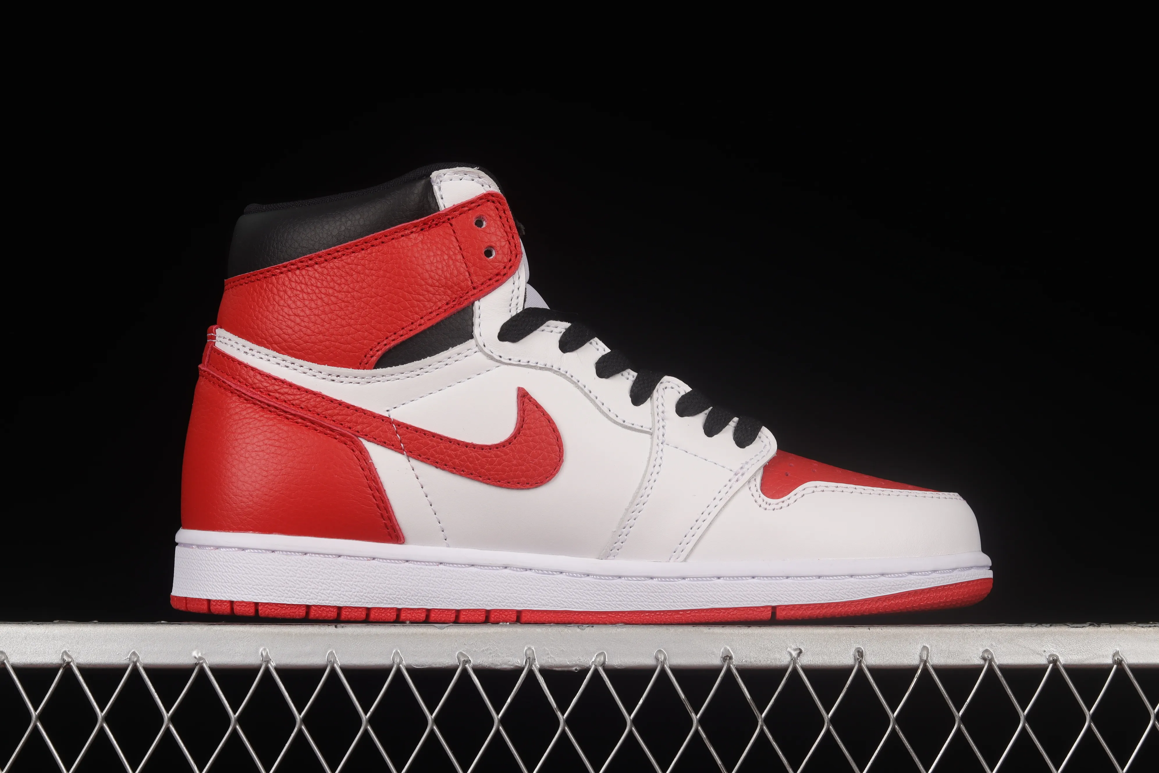 All categories Air Jordan Jordan series basketball shoes Air Jordan 1 High Air Jordan 1 High OG AJ1 Joe 1 white and red retro high-top cultural basketball shoes 555088-161